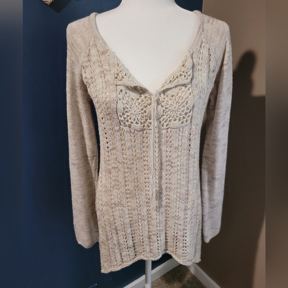 American Rags Size M Women's Long Sleeve Knit Sweater Tan Shark bite - Picture 1 of 10